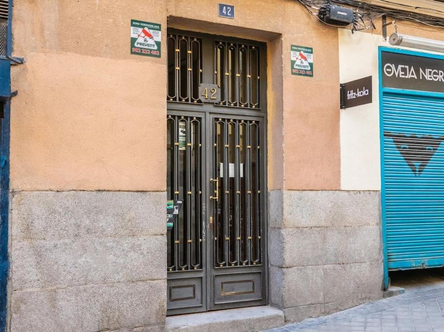 Апартаменты Apartamento A 2 Minutos De Lavapies, Мадрид Экстерьер фото